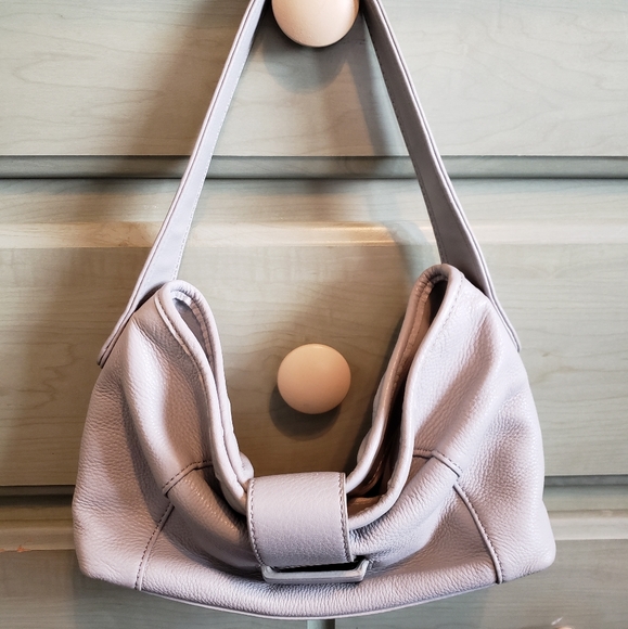 Liz Claiborne Handbags - NWOT beautiful leather Liz Claiborne purse, bags